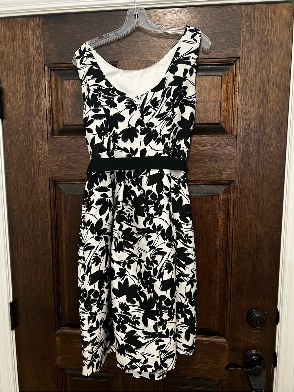 Carmen Marc Valvo Lavender Label on Satin Lining - Picture 4 of 7